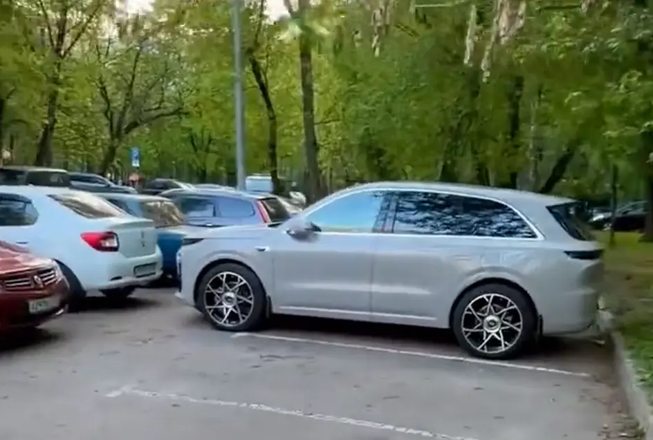 Парковка в Чертаново