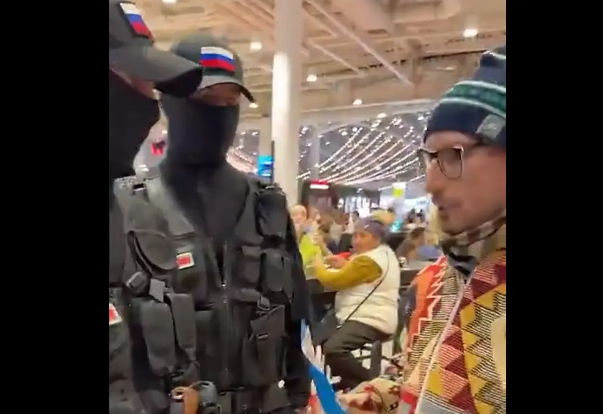 Запретили снимать на телефон в ТЦ