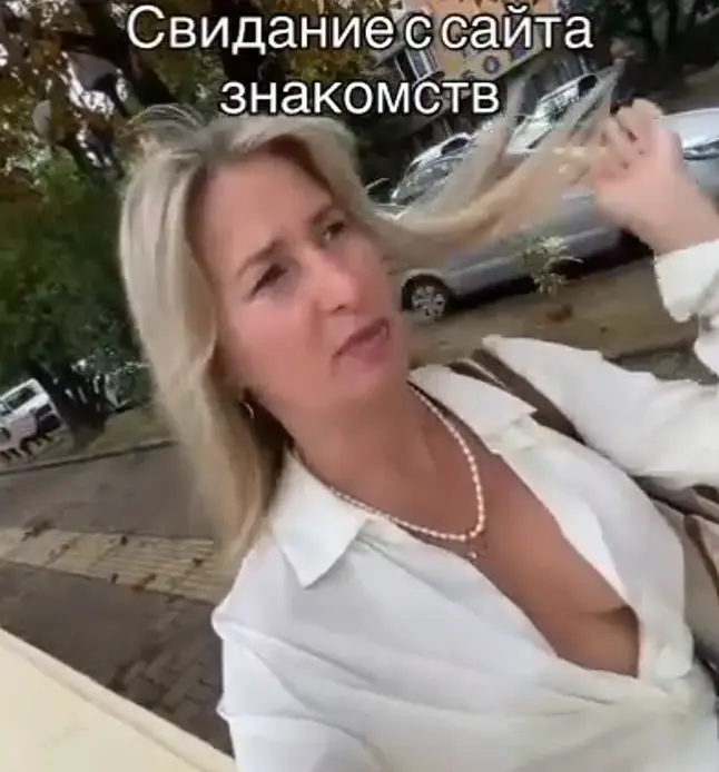 35-летний парень не промах —"танцует" сразу двух дам за 40+
